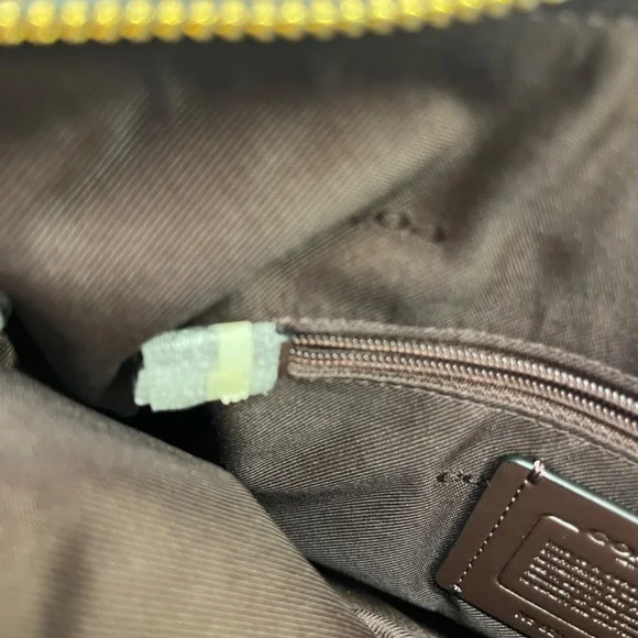 Coach Shay - Picture 5 of 12